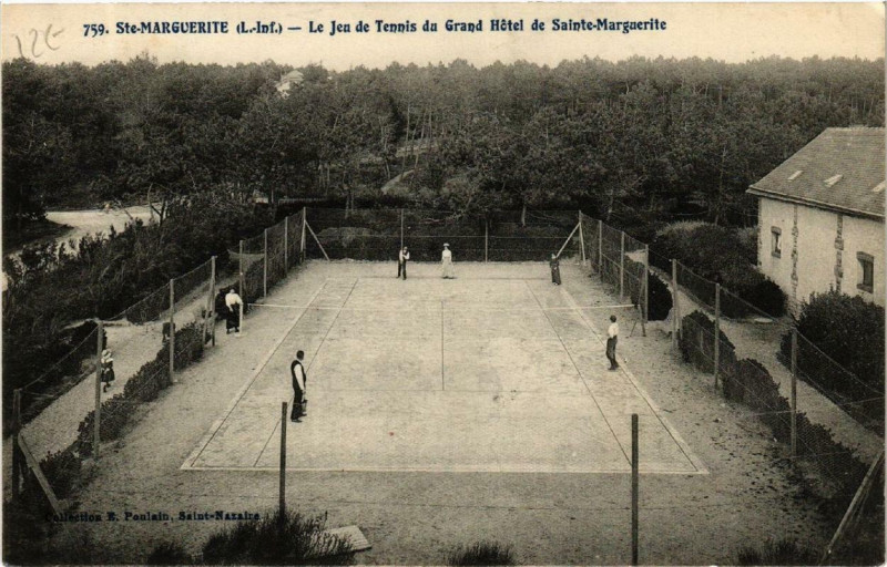 Carte postale ancienne Sainte-Marguerite Le Jeu de Tennis du Grand Hotel Sainte-Marguerite