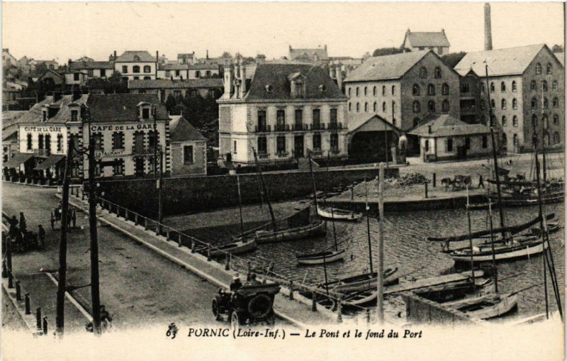 Carte postale ancienne Pornic Le Pont et le fond du Port à Pornic