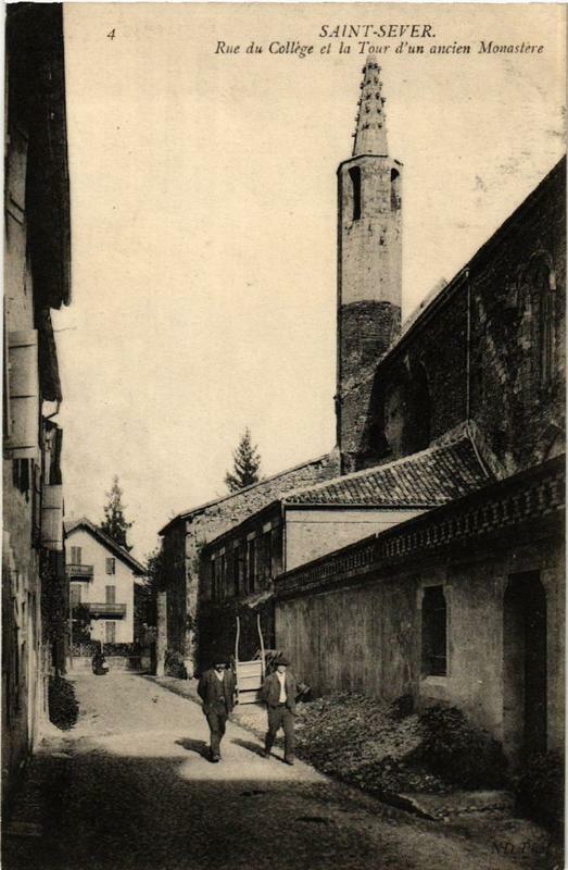 Carte postale ancienne Saint-Sever Rue du College et la Tour d'un ancien Monastere