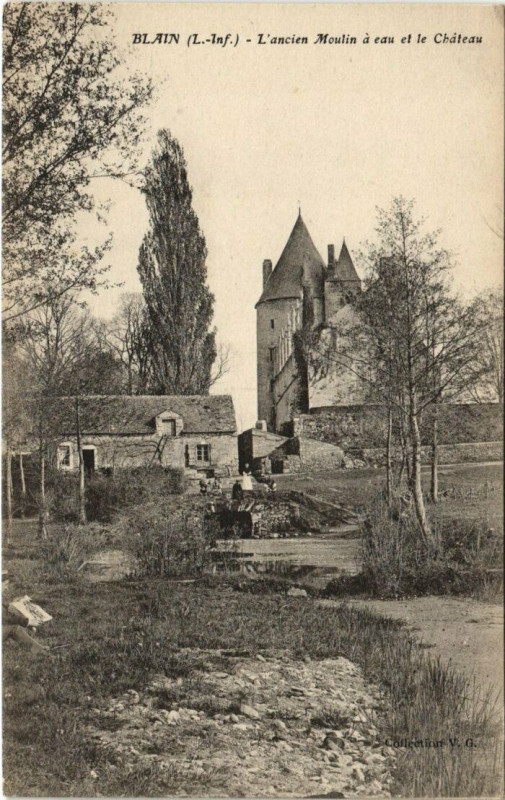 Carte postale ancienne Blain L'Ancien Moulin a eau et le Chateau à Blain