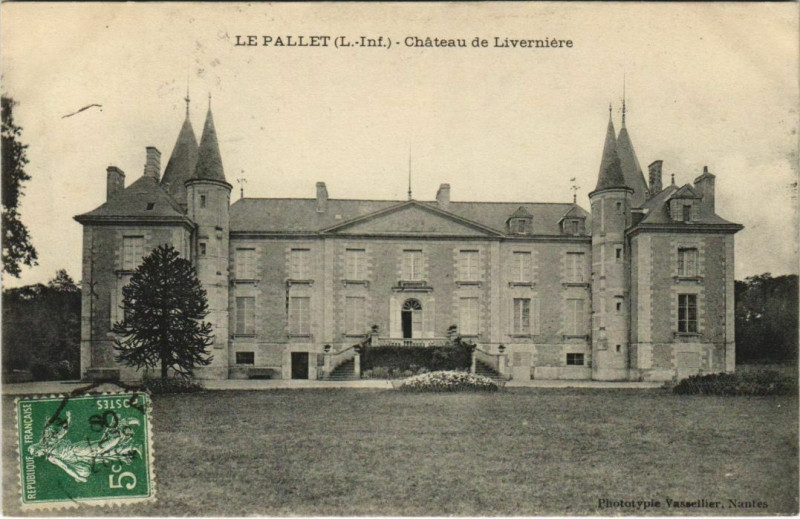 Carte postale ancienne La Pallet Chateau de Liverniere