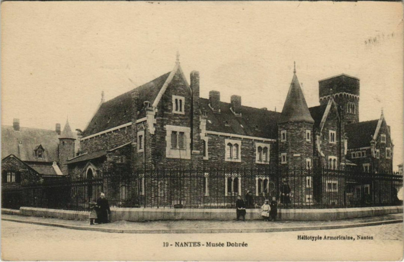 Carte postale ancienne Nantes Musée Dobrée à Nantes
