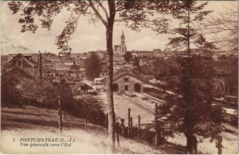 Carte postale ancienne PontChateau (lI Vue générale vers l'Est à Pontchâteau