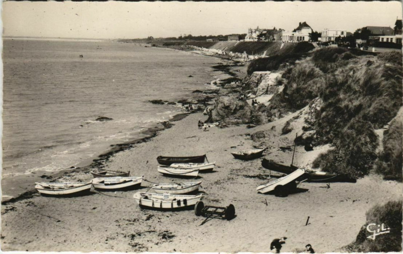 Carte postale ancienne Tharon Barques sur la Plage