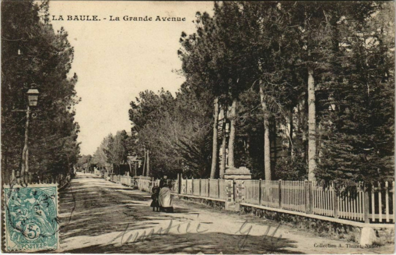 Carte postale ancienne La Baule La Grande Avenue