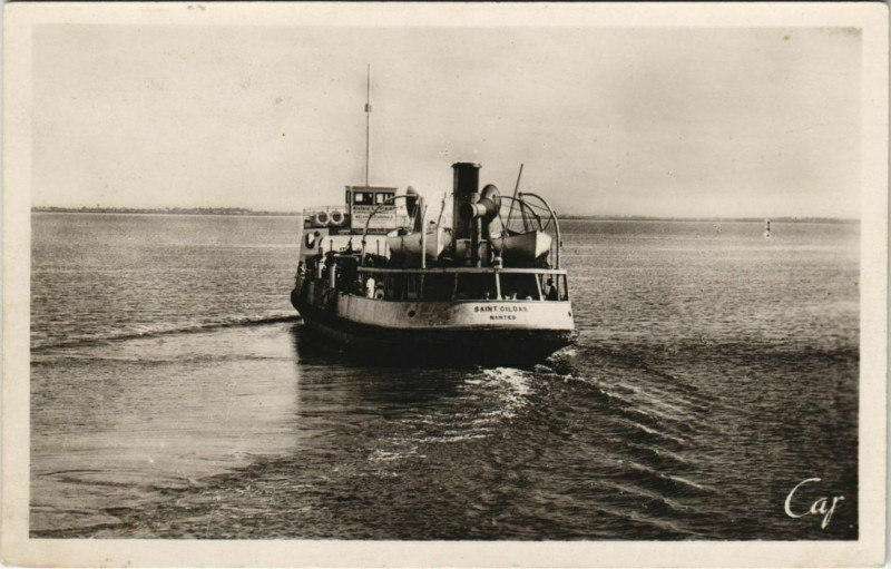 Carte postale ancienne Saint-Brevin-l'Ocean Départ du Saint-Gildas pour Saint-Nazarie