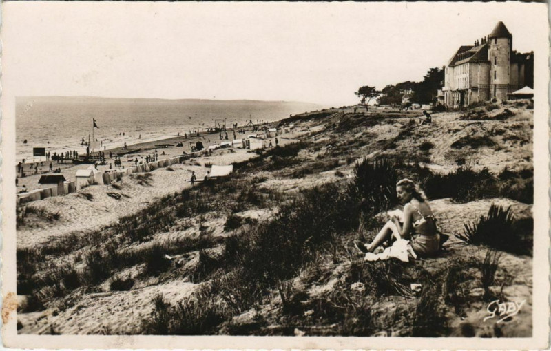 Carte postale ancienne Saint-Brevin-l'Ocean Les Dunes et la Plage