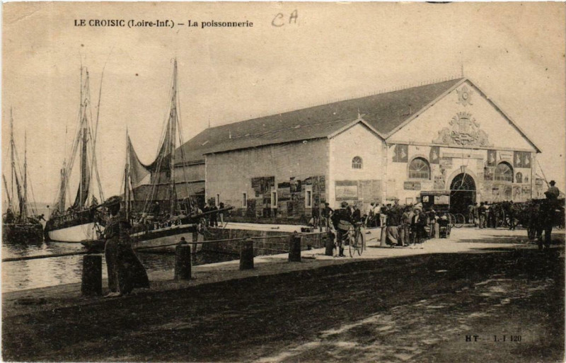 Carte postale ancienne Le Croisic La Poissonnerie au Croisic