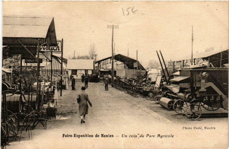 Carte postale ancienne Nantes Foire-Expo - Un Coin du Parc Agricole à Nantes