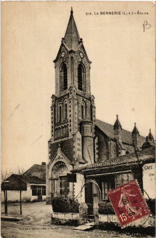 Carte postale ancienne La Bernerie Eglise