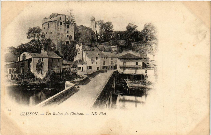 Carte postale ancienne Clisson Les Ruines du Chateau à Clisson