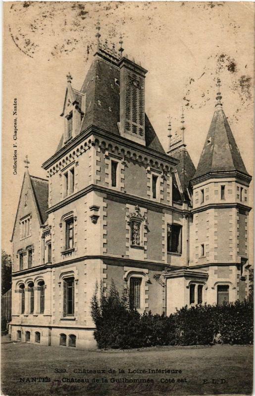 Carte postale ancienne Nantes Chateau de la Guilhommée coté est à Nantes