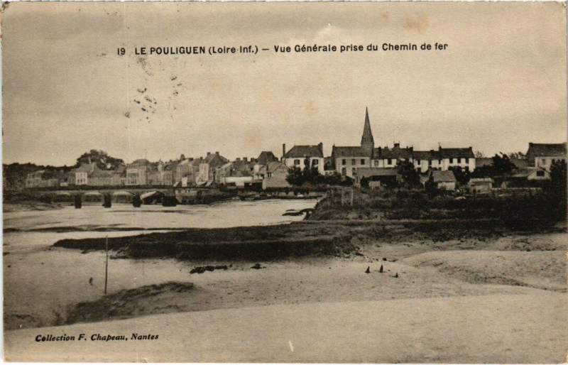 Carte postale ancienne Le Pouliguen - Vue générale prise du Chemin de fer au Pouliguen