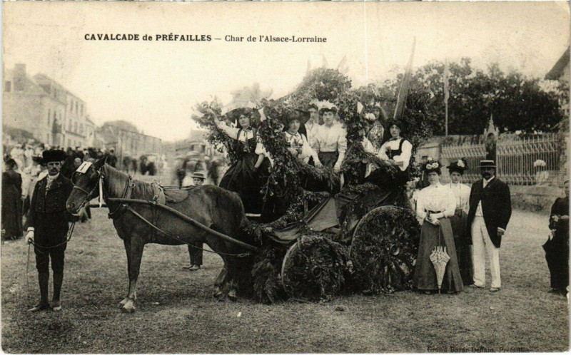 Carte postale ancienne Prefailles Cavalcade Char de l'Alsace Lorraine à Préfailles