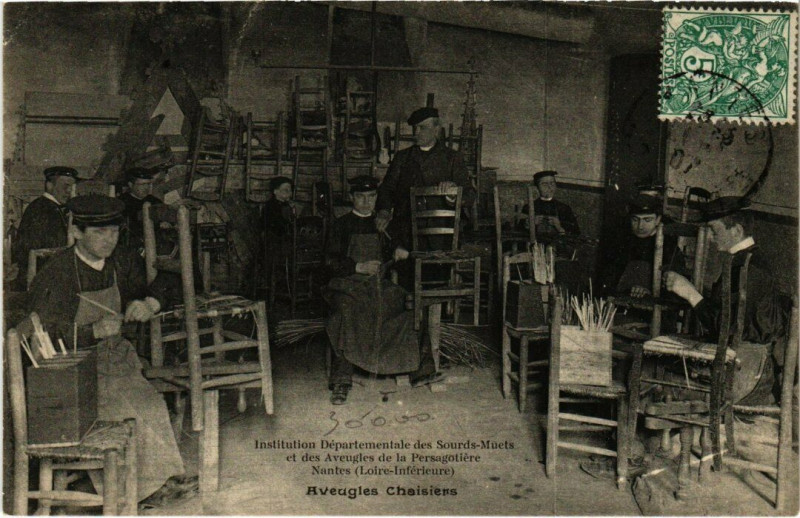 Carte postale ancienne Nantes Inst. Des Sourds-Muets Aveugles Chaisiers à Nantes