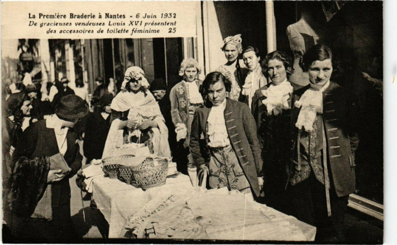 Carte postale ancienne Nantes Premiere Braderie 1932 à Nantes