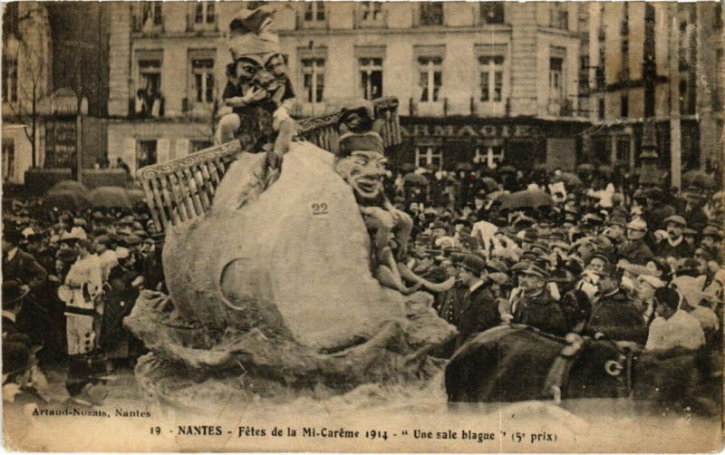 Carte postale ancienne Nantes Mi-Careme 1914 à Nantes
