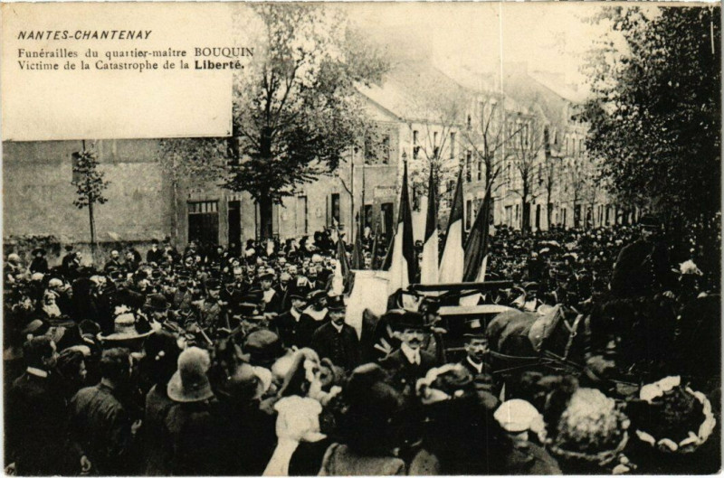 Carte postale ancienne Nantes Chantenay Funerailles Bouquin Victime à Nantes