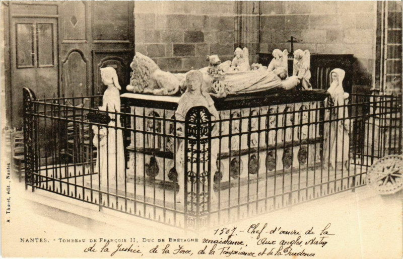 Carte postale ancienne Nantes Tombeau de Francois 2 Duc de Bretagne à Nantes