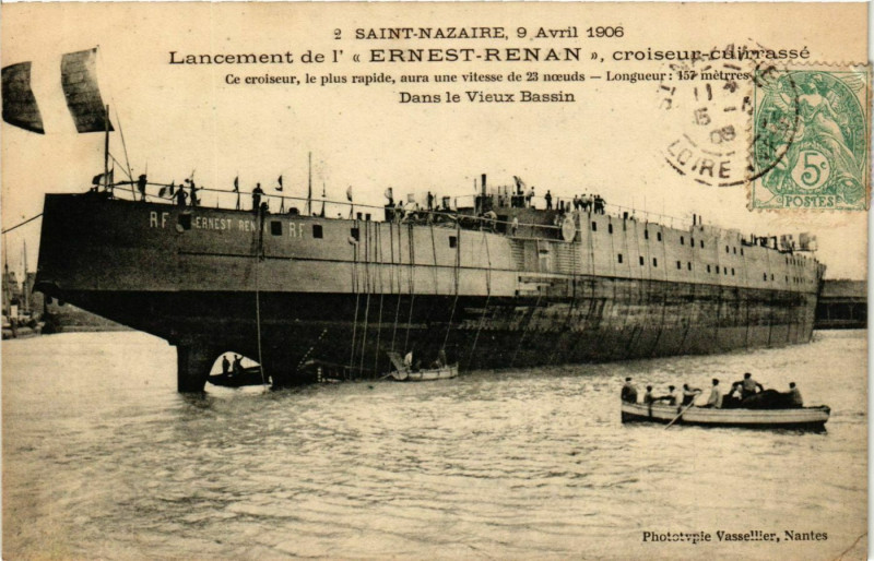 Carte postale ancienne Saint-Nazaire Lancement de l'Ernest-Renan à Saint-Nazaire