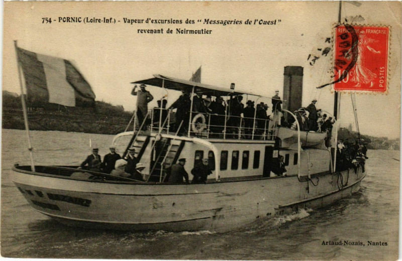 Carte postale ancienne Pornic Vapeur d'excursions des Messageris de l'Ouest à Pornic