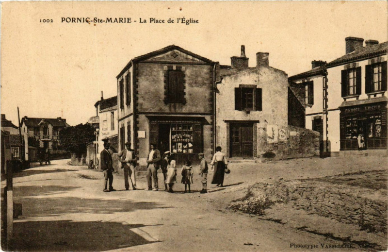 Carte postale ancienne Pornic-Sainte-Marie Place de l'Eglise à Pornic