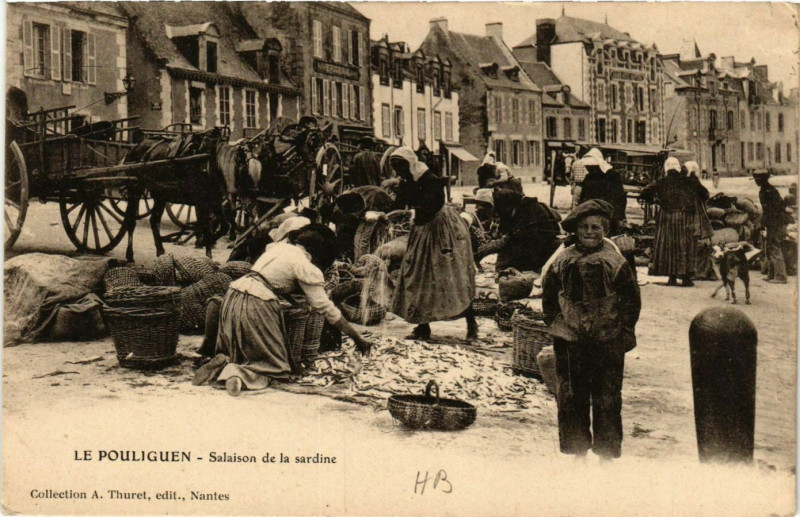 Carte postale ancienne Le Pouliguen Salaison de la sardine au Pouliguen