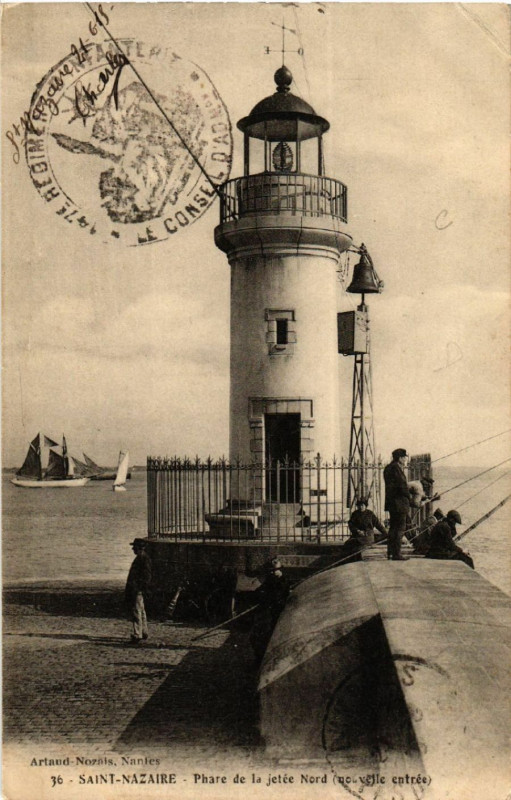 Carte postale ancienne Saint-Nazaire - Phare de la jetee Nord (nouvelle entree) à Saint-Nazaire
