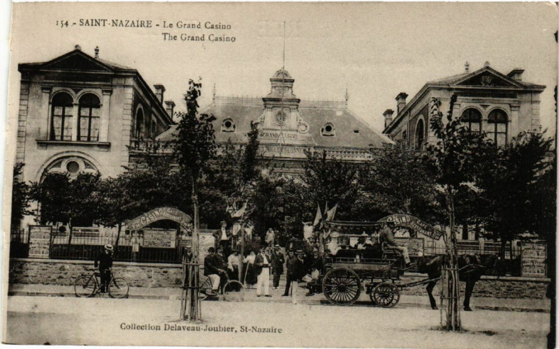 Carte postale ancienne Saint-Nazaire- Le Grand Casino - The Grand Casino à Saint-Nazaire