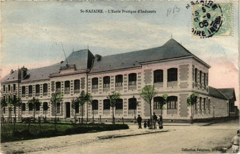 Carte postale ancienne Saint-Nazaire - L'Ecole Pratique-d'Industrie à Saint-Nazaire