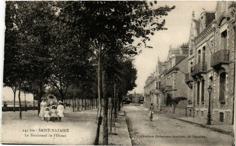 Carte postale ancienne Saint-Nazaire - Le Boulevard de l'Ocean à Saint-Nazaire