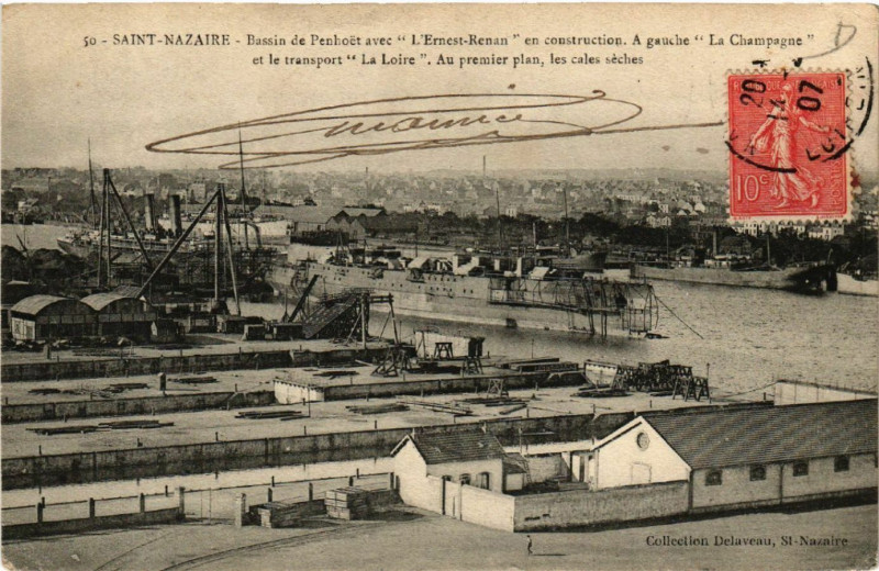 Carte postale ancienne Saint-Nazaire - Bassin de Penhoet avec L'Ernest-Renan en .... à Saint-Nazaire