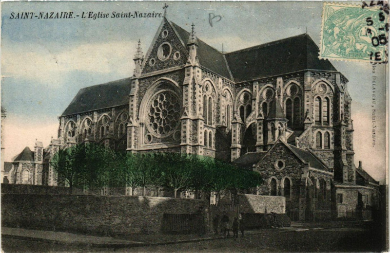 Carte postale ancienne Saint-Nazaire - L'Eglise Saint-Nazaire à Saint-Nazaire