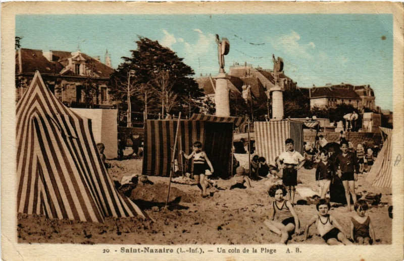 Carte postale ancienne Saint-Nazaire (L.-Inf.) - Un coin de la Plage à Saint-Nazaire