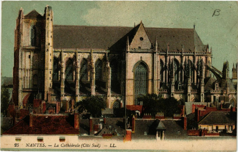 Carte postale ancienne Nantes - La Cathedrale (Cote Sud) à Nantes