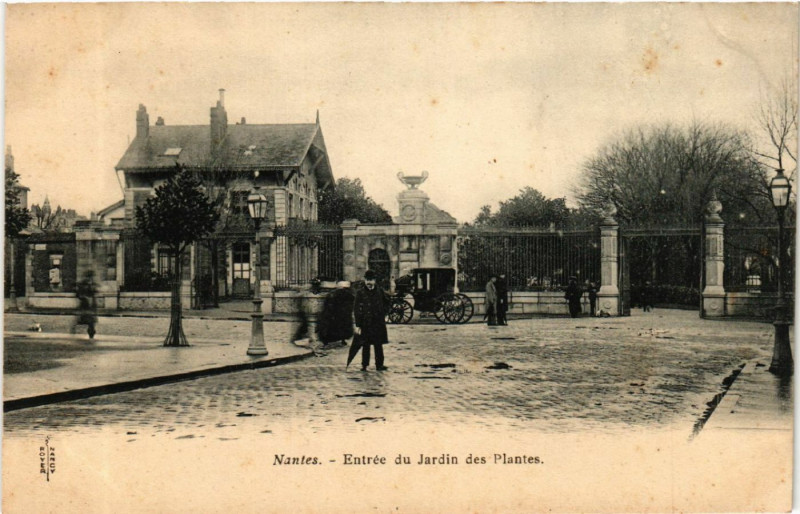 Carte postale ancienne Nantes - Entree du Jardin des Plantes à Nantes