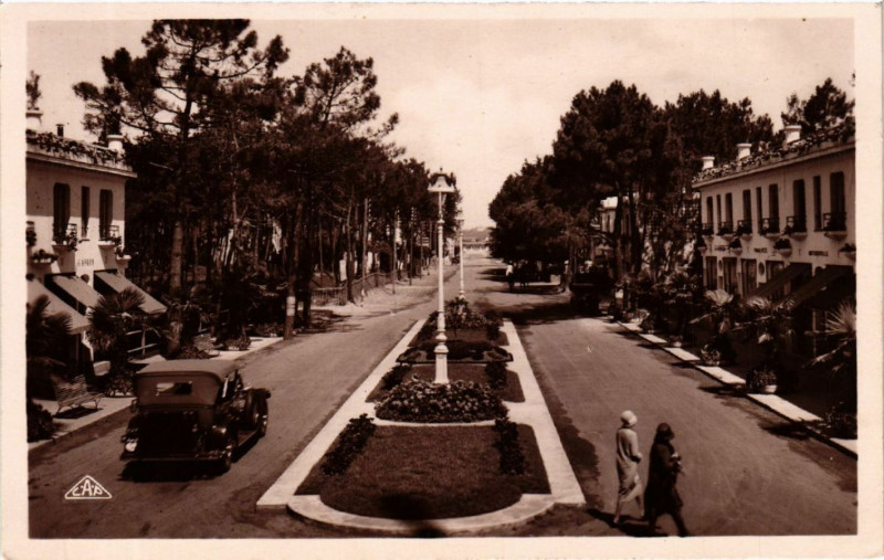 Carte postale ancienne La Baule - Avenue Pavie