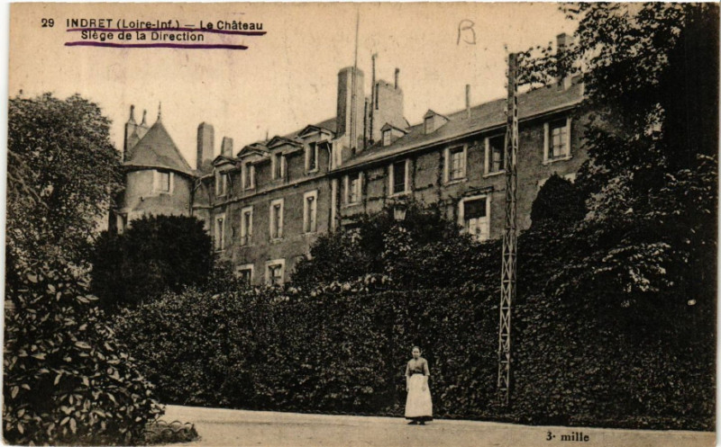 Carte postale ancienne Indret (Loire-inf.) - Le Chateau -Slege de la Direction à Indre