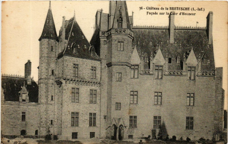 Carte postale ancienne Chateau de la Bretesche (L.-Inf.) - Facade sur la Cour d'Honneur