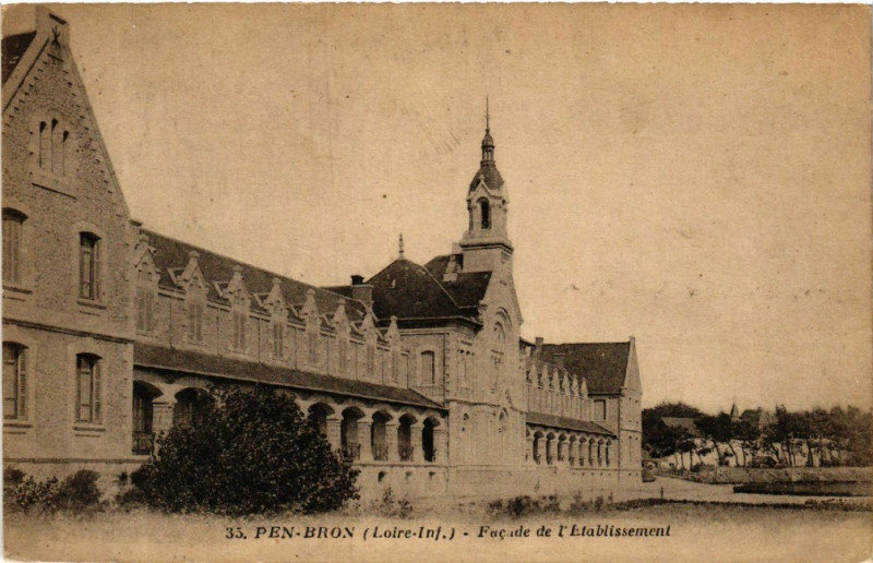 Carte postale ancienne Pen-Bron (Loire-inf.) -Facade de l'Etablissement