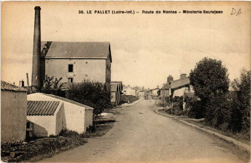Carte postale ancienne Le Pallet (Loire-Inf.) - Route de Nantes -Minoterie Saufejean à Nantes