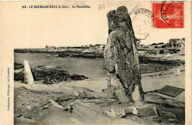 Carte postale ancienne Le Bourg-de-Batz (L.-Inf.) - Le Monolithe