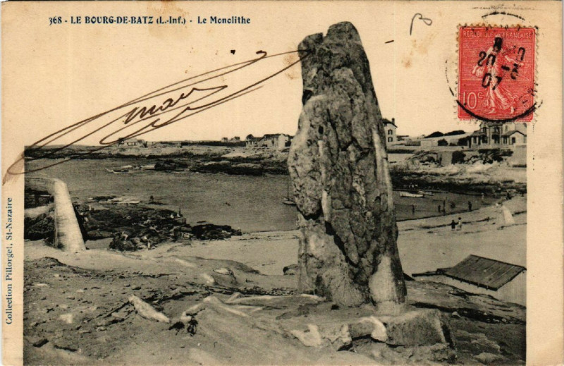 Carte postale ancienne Le Bourg-de-Batz (L.-inf.) - Le Monolithe