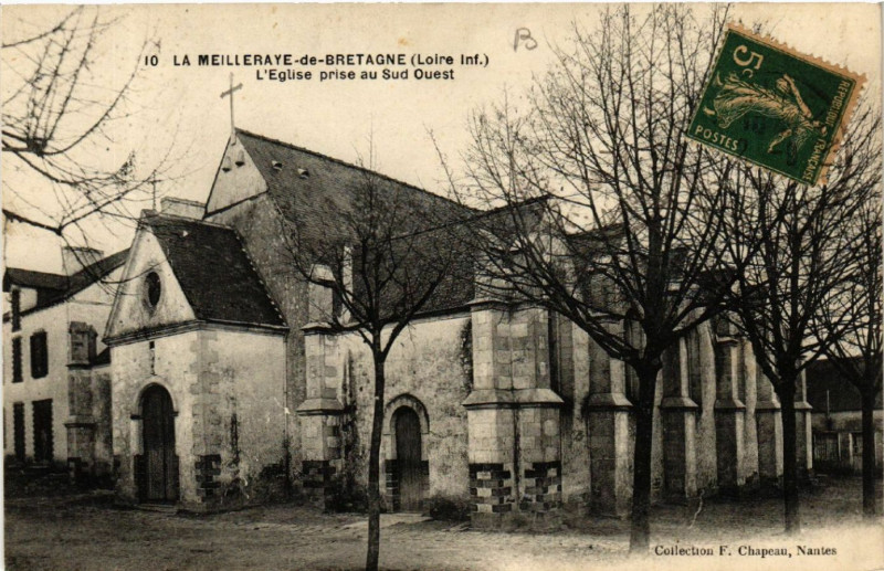Carte postale ancienne La Meilleraye-de-Bretagne (Loire-inf.)- L'Eglise prise au Sud Ouest à La Meilleraye-de-Bretagne