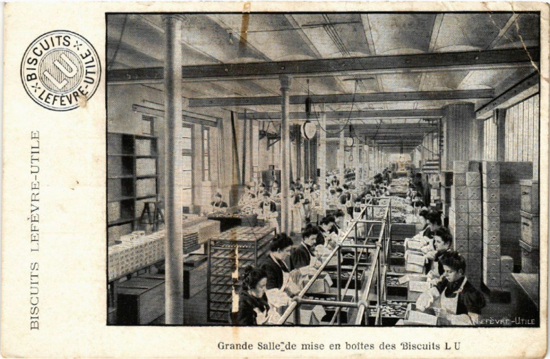 Carte postale ancienne Grande Salle de mise en boites des Biscuits