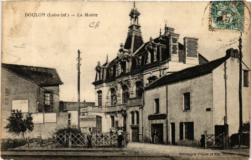 Carte postale ancienne Doulon (Loire-Inf.) - La Mairie