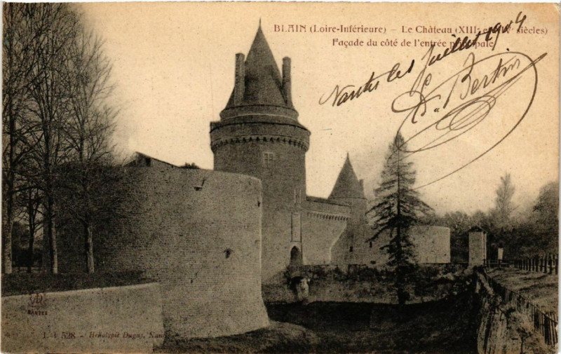 Carte postale ancienne Blain (Loire-Inferieure) - Le Chateau (Xiii et Xiv s) -Facade ... à Blain