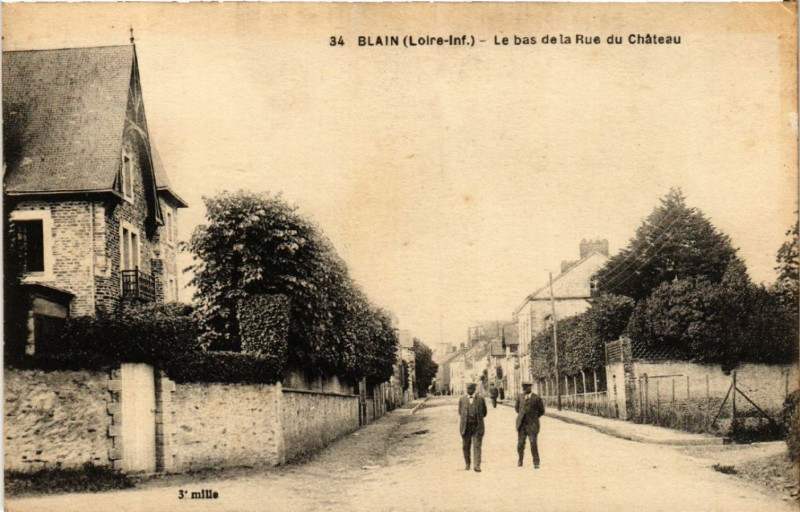 Carte postale ancienne Blain (Loire-inf.) - Le bas de la Rue du Chateau à Blain