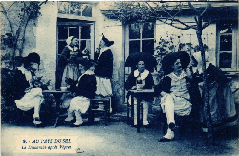 Carte postale ancienne Au Pays du Sel - Le Dimanche apres Vepres
