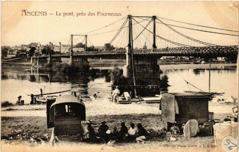 Carte postale ancienne Ancenis - Le pont, pres des Fourneaux